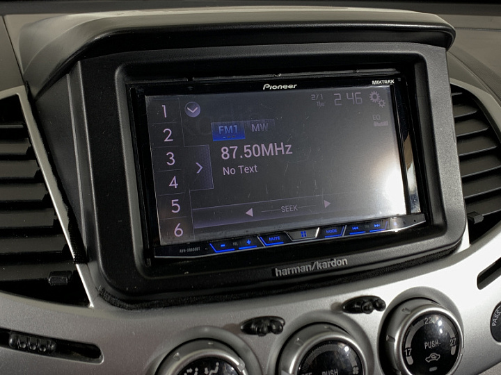 MITSUBISHI L200 2.5, 2011 года, Механика, СЕРЫЙ