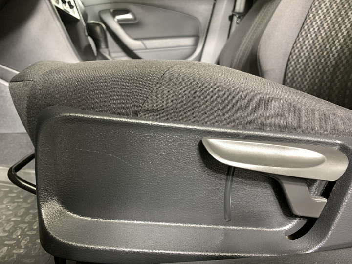 Volkswagen Polo 1.6, 2016 года, Автоматическая, Светло серый