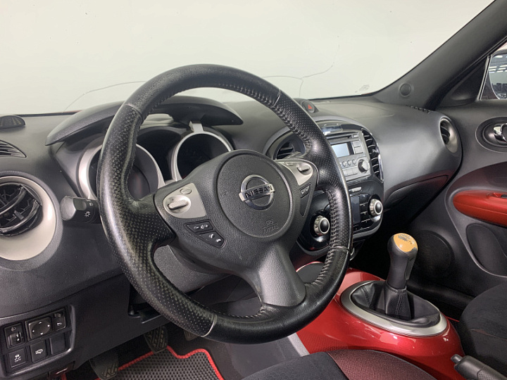 NISSAN Juke 1.6, 2011 года, Механика, КРАСНЫЙ