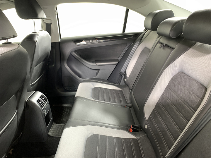 VOLKSWAGEN Jetta 1.4, 2015 года, Робот, Серебристый