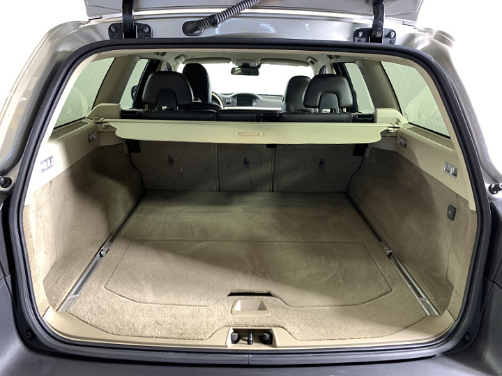 Volvo XC70 2.4, 2012 года, Автоматическая, Бежевый