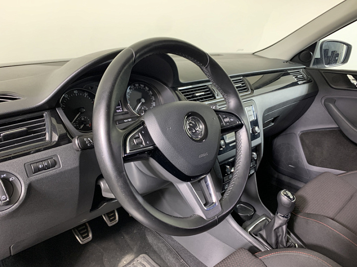 SKODA Rapid 1.6, 2015 года, Механика, БЕЛЫЙ