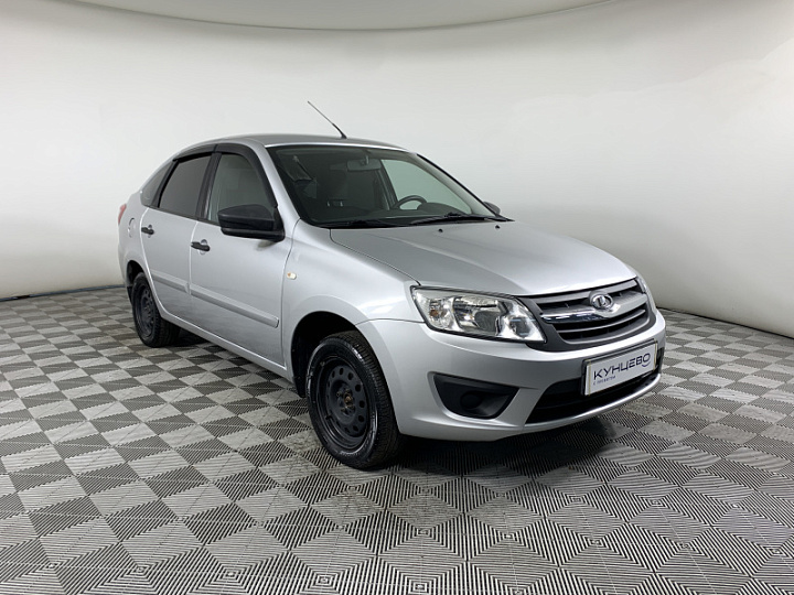 Lada Granta 1.6, 2017 года, Механика, Серебристый