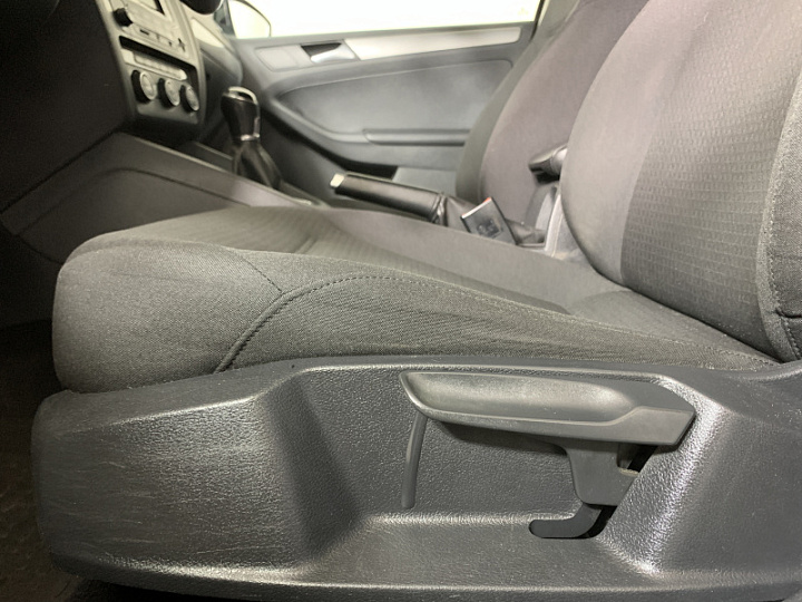 VOLKSWAGEN Jetta 1.6, 2016 года, Механика, ЧЕРНЫЙ