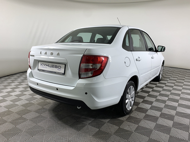 Lada Granta 1.6, 2023 года, Механика, БЕЛЫЙ
