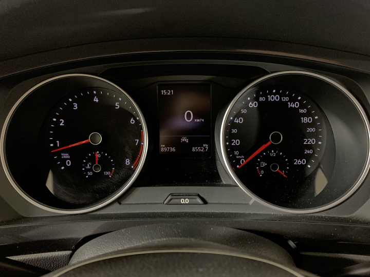 Volkswagen Tiguan 1.4, 2020 года, Механика, Черный