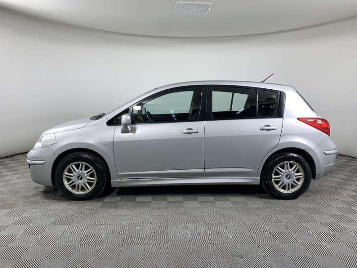 NISSAN Tiida 1.6, 2011 года, Автоматическая, Серебристый