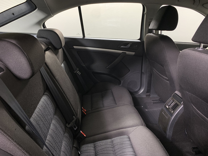Skoda Octavia 1.8, 2013 года, Робот, Серый