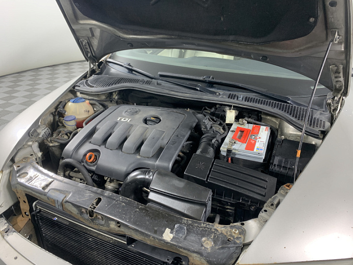 SKODA Octavia 2, 2008 года, Робот, Золотистый