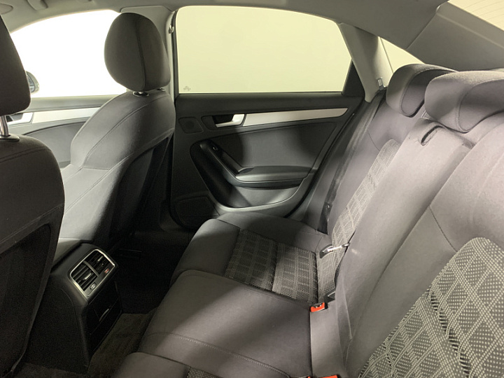 AUDI A4 2, 2013 года, Робот, Серо-коричневый