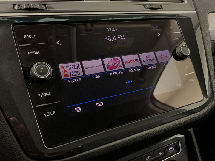 VOLKSWAGEN Tiguan 1.4, 2017 года, Робот, Серебристый