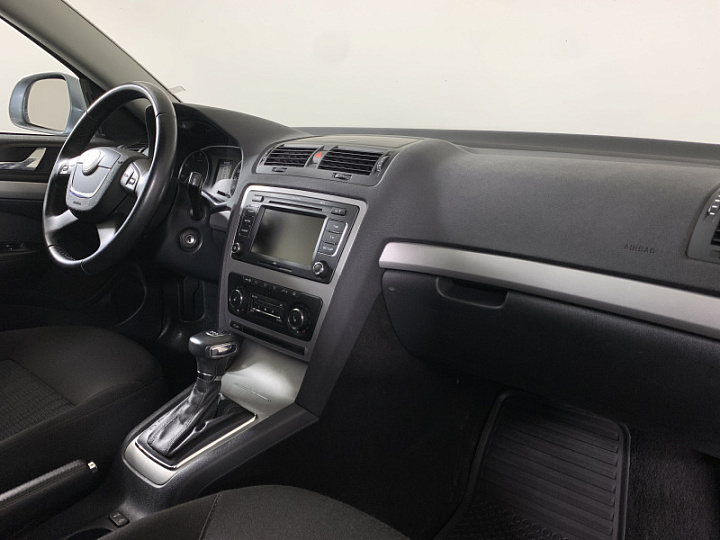 Skoda Octavia 1.8, 2013 года, Робот, Серый