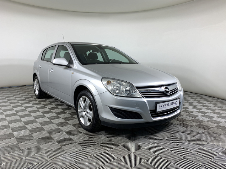 OPEL Astra 1.6, 2010 года, Робот, Серебристый