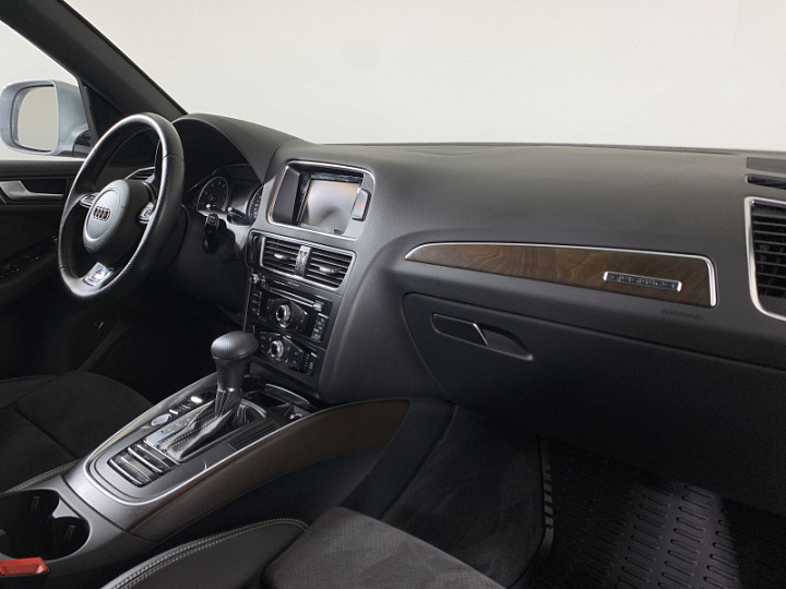 AUDI Q5 2, 2016 года, Автоматическая, Серебристый