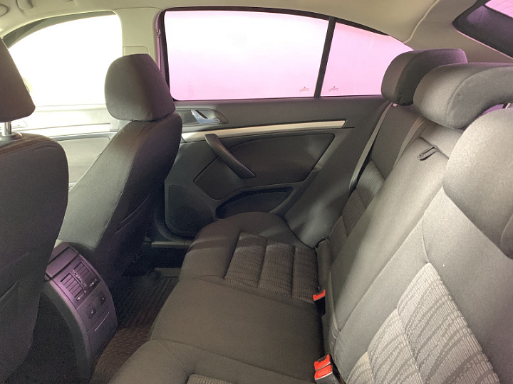 SKODA Octavia 1.8, 2010 года, Робот, СЕРЫЙ