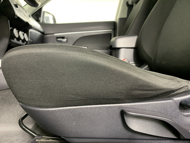 MITSUBISHI ASX 1.8, 2011 года, Вариатор, Серебристый