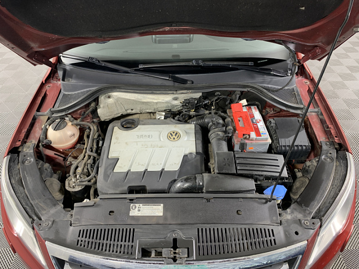 VOLKSWAGEN Tiguan 2, 2009 года, Автоматическая, ВИШНЕВО-КРАСНЫЙ