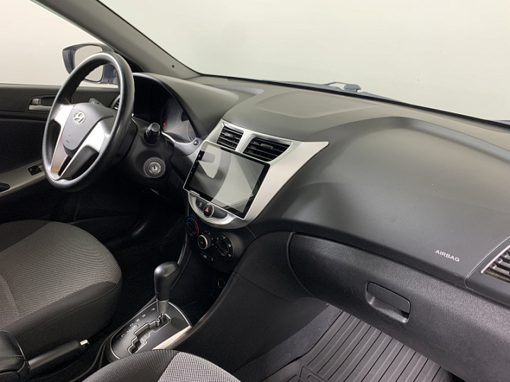 HYUNDAI Solaris 1.6, 2012 года, Автоматическая, Серебристый