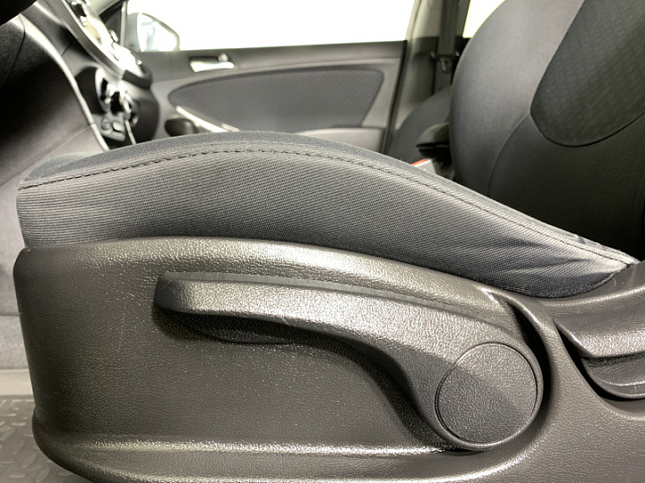 HYUNDAI Solaris 1.6, 2014 года, Автоматическая, Черно-Серый