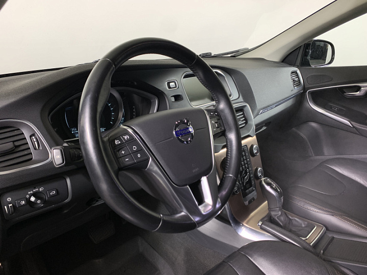 Volvo V40 2, 2014 года, Автоматическая, Черный