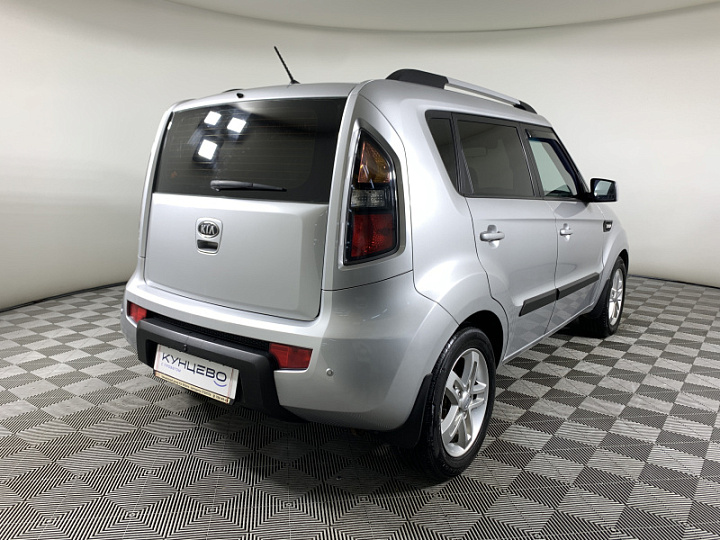 KIA Soul 1.6, 2010 года, Автоматическая, Серебристый