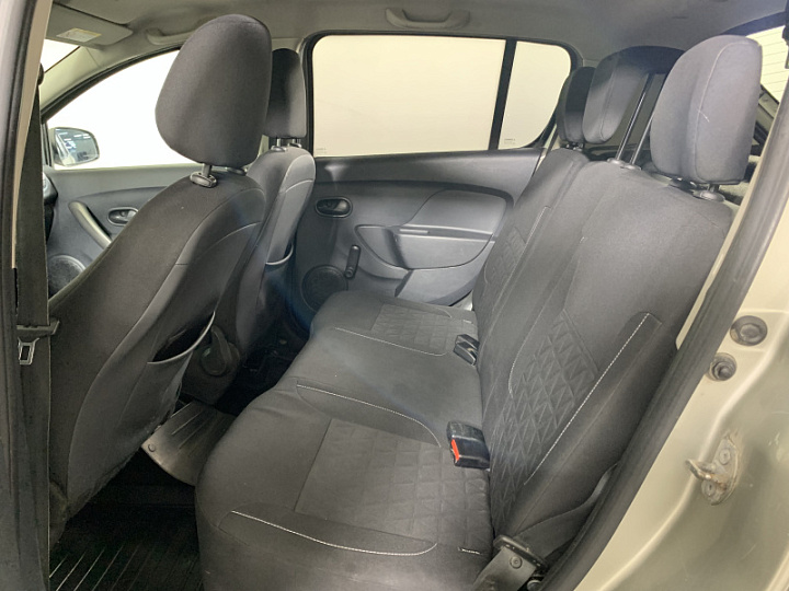Renault Sandero 1.6, 2016 года, Механика, Бежевый