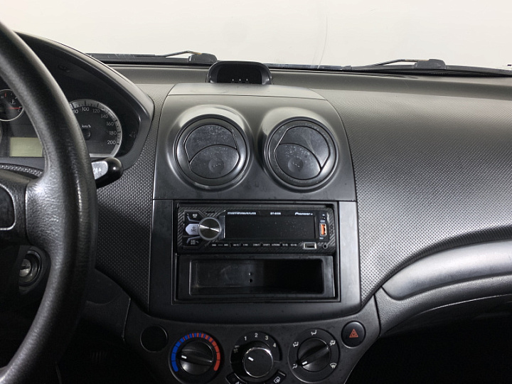 Chevrolet Aveo 1.2, 2009 года, Механика, Серебристый