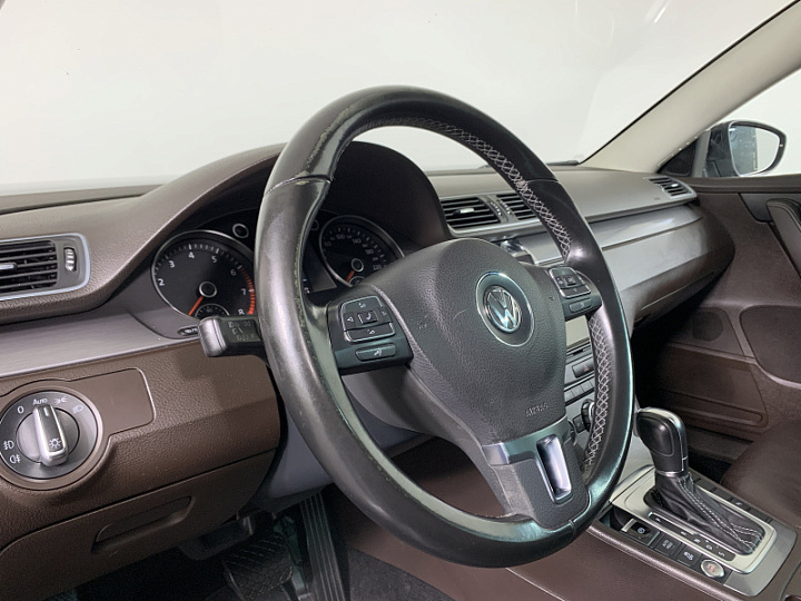 VOLKSWAGEN Passat 1.8, 2014 года, Робот, КОРИЧНЕВЫЙ