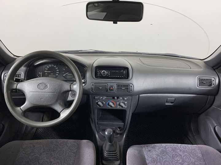 TOYOTA Corolla 1.3, 1999 года, Механика, Серебристый