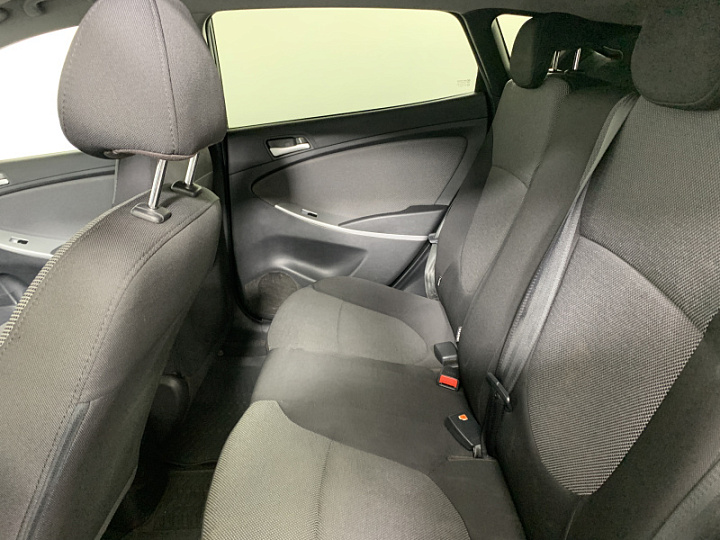 HYUNDAI Solaris 1.4, 2013 года, Автоматическая, Черно-Серый