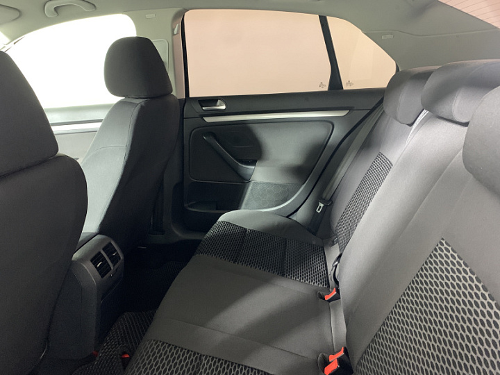 VOLKSWAGEN Jetta 1.6, 2010 года, Автоматическая, ЧЕРНЫЙ