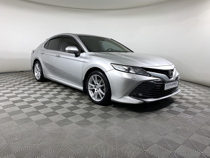 TOYOTA Camry 2.5, 2018 года, Автоматическая, Серебристый металлик