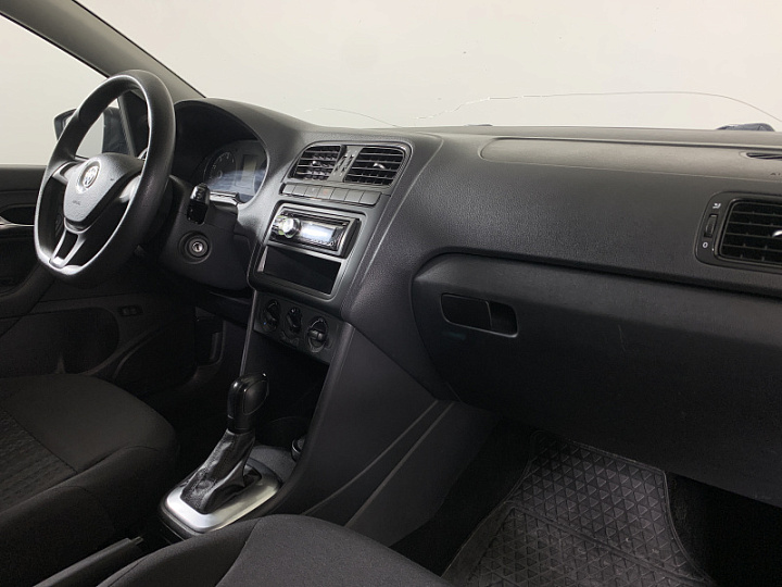 VOLKSWAGEN Polo 1.6, 2017 года, Автоматическая, ТЕМНО-СИНИЙ