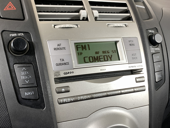 TOYOTA Yaris 1.3, 2008 года, Робот, Серебристый