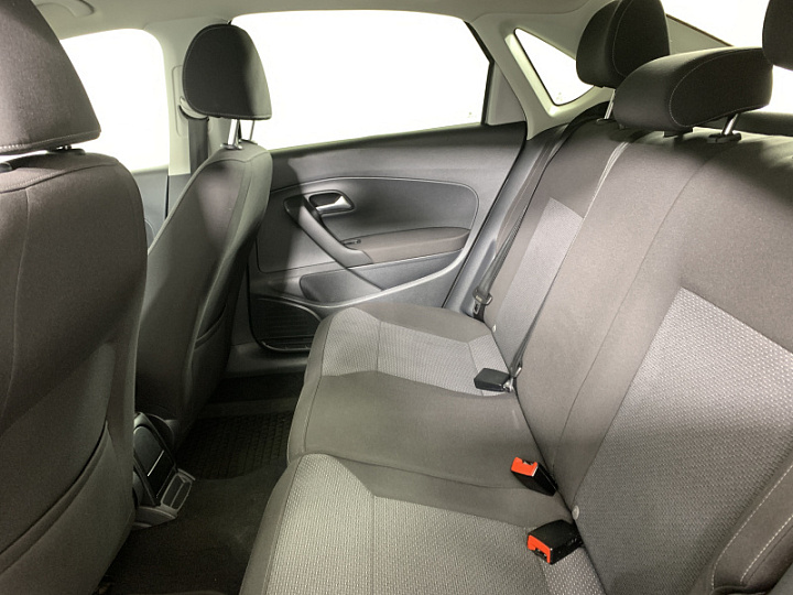 VOLKSWAGEN Polo 1.6, 2017 года, Автоматическая, Серебристый