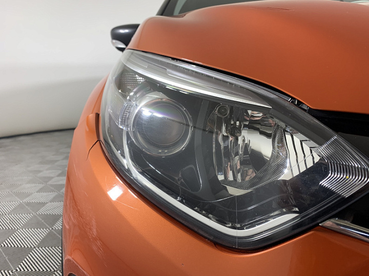 Renault Kaptur 1.6, 2016 года, Вариатор, Оранжевый