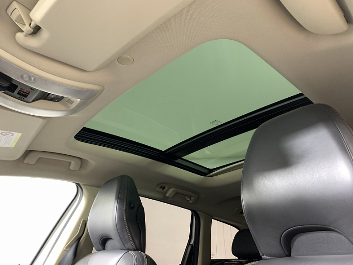 VOLVO XC60 2.4, 2012 года, Автоматическая, БЕЛЫЙ