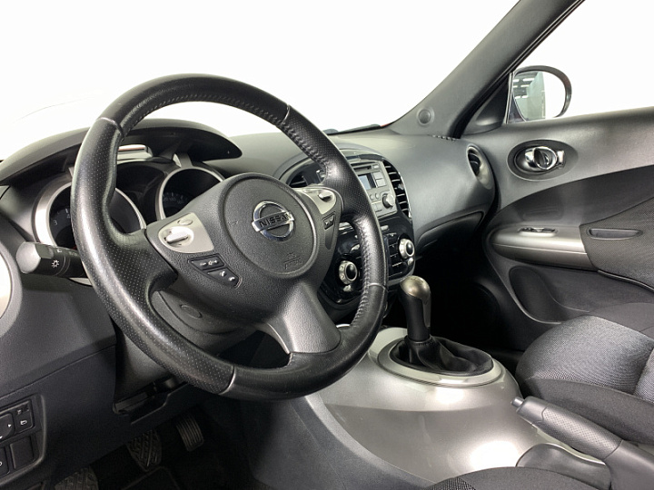 NISSAN Juke 1.6, 2012 года, Механика, КРАСНЫЙ