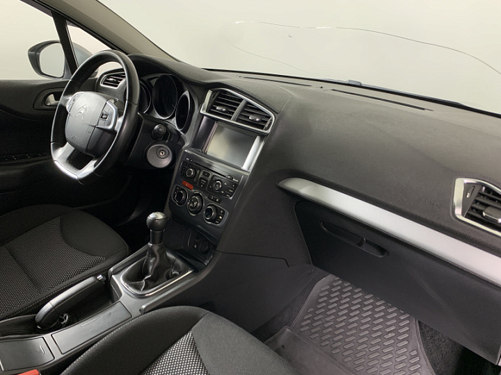 CITROEN C4 1.6, 2015 года, Механика, Серебристый