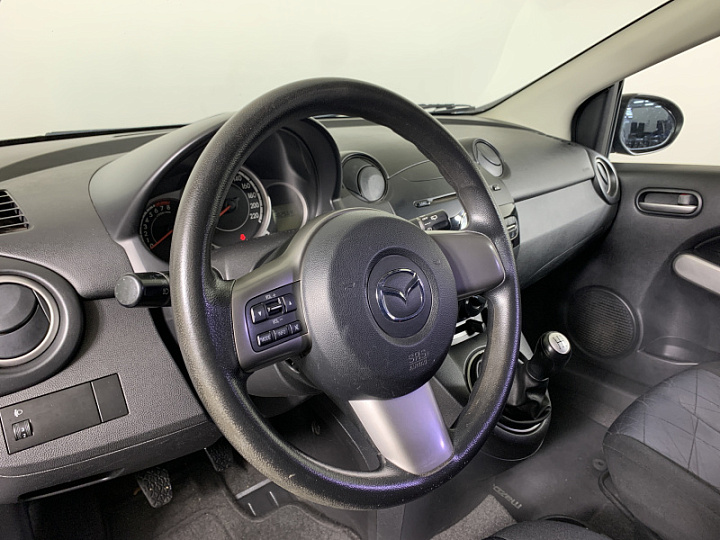 MAZDA 2 1.5, 2011 года, Механика, СЕРЫЙ