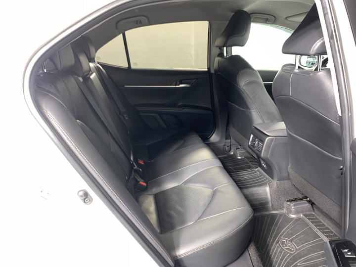 TOYOTA Camry 2.5, 2019 года, Автоматическая, БЕЛЫЙ