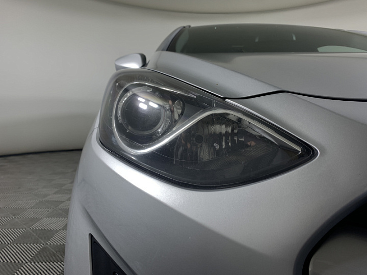 HYUNDAI i30 1.6, 2013 года, Автоматическая, Серебристый