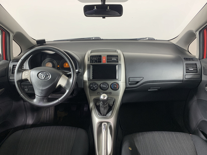 TOYOTA Auris 1.4, 2007 года, Механика, КРАСНЫЙ