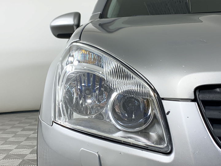 NISSAN Qashqai 1.6, 2008 года, Механика, Серебристый