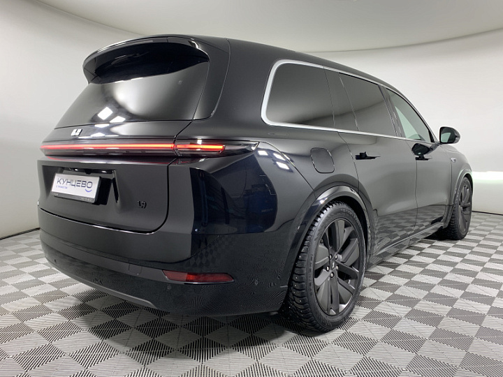 Li Auto L9 1.5, 2023 года, Автоматическая, ЧЕРНЫЙ
