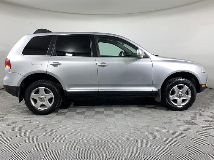 VOLKSWAGEN Touareg 3.2, 2004 года, Автоматическая, Серебристый