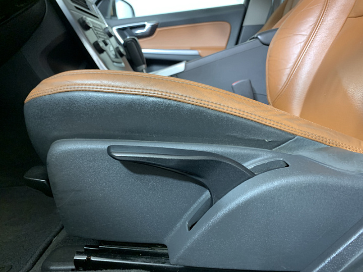 VOLVO S60 2, 2010 года, Робот, Золотистый