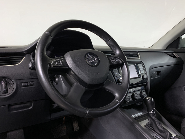 SKODA Octavia 1.2, 2014 года, Автоматическая, Серебристо-желтый