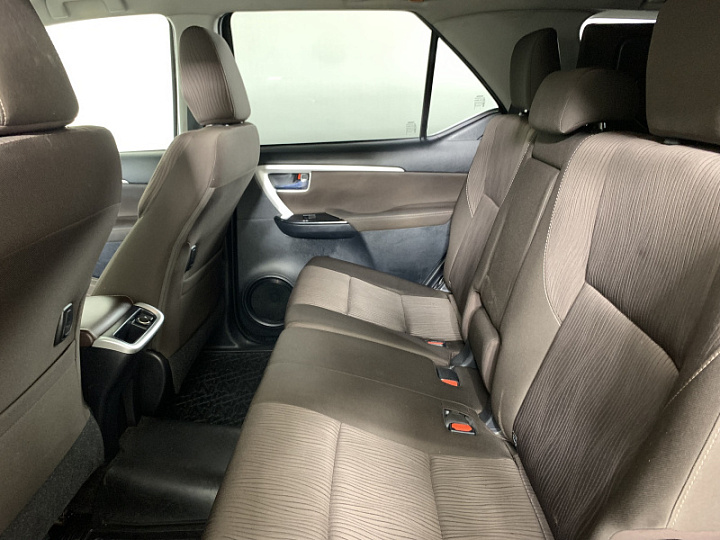 Toyota Fortuner 2.8, 2019 года, Автоматическая, Черный
