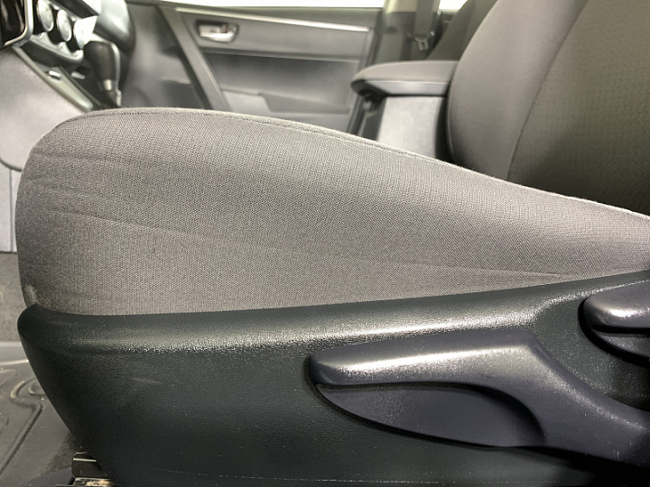 TOYOTA Corolla 1.6, 2016 года, Вариатор, ЧЕРНЫЙ